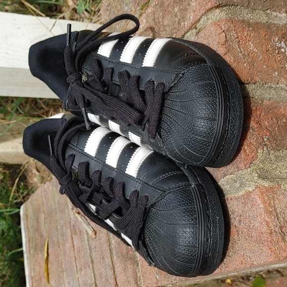 adidas Other - Adidas Men's  Black and White Hard Shell Superstar Sneakers Size 7.5 (1157)